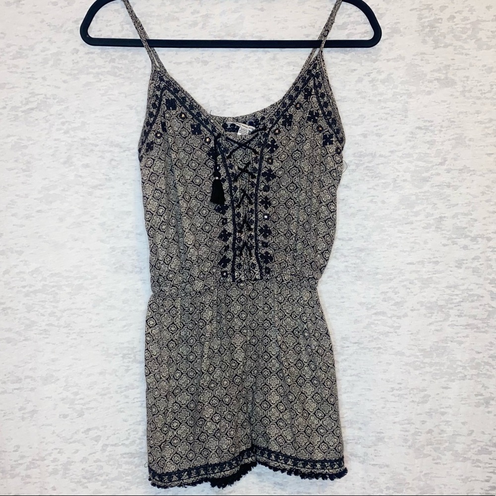 American Eagle Outfitters Boho Chic Mixed Grey Black Printed Romper Size Small - Picture 2 of 9